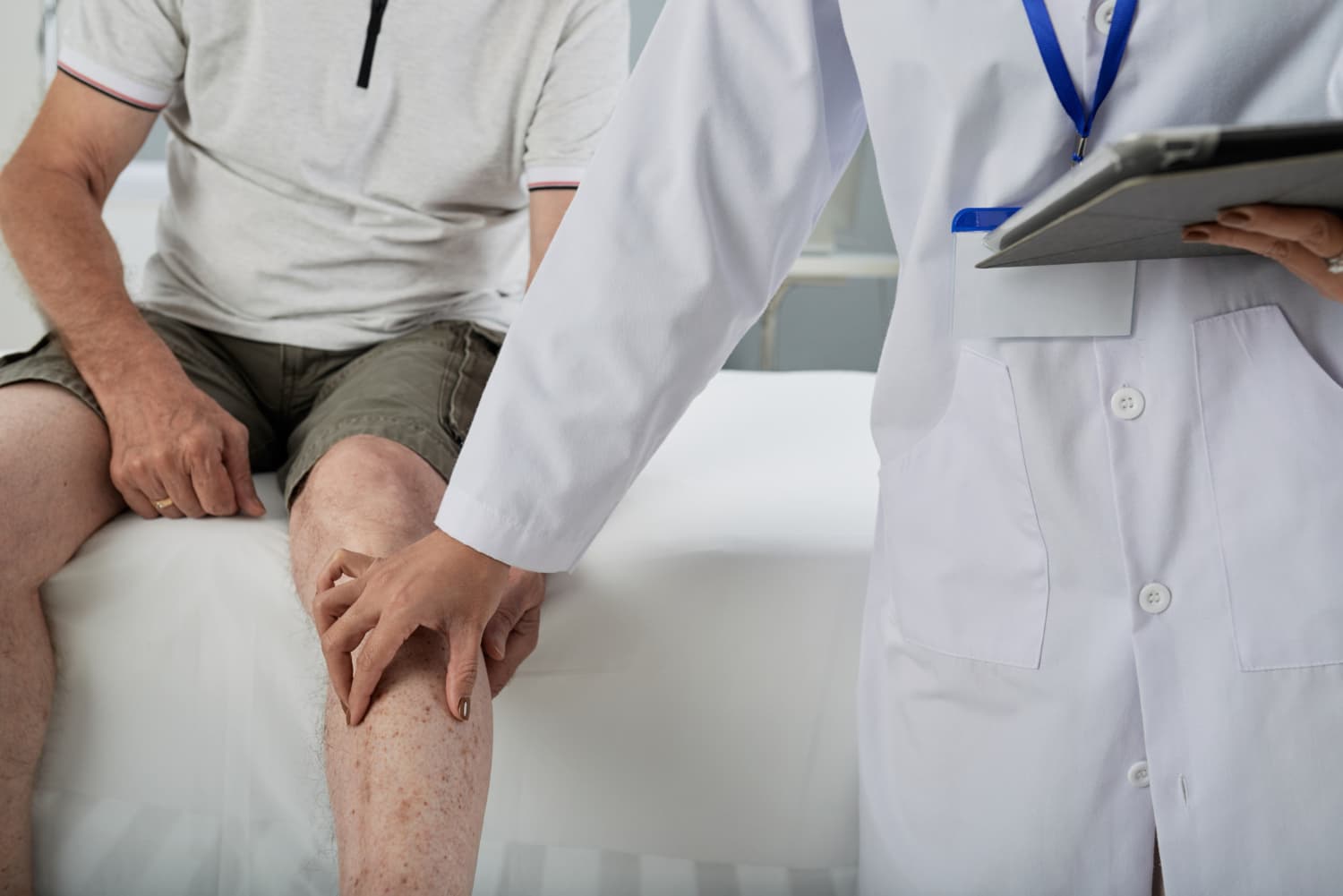 Why choose Dr. Ankur Singh for Total Knee Replacement | Dr. Ankur Singh, Noida in Noida
