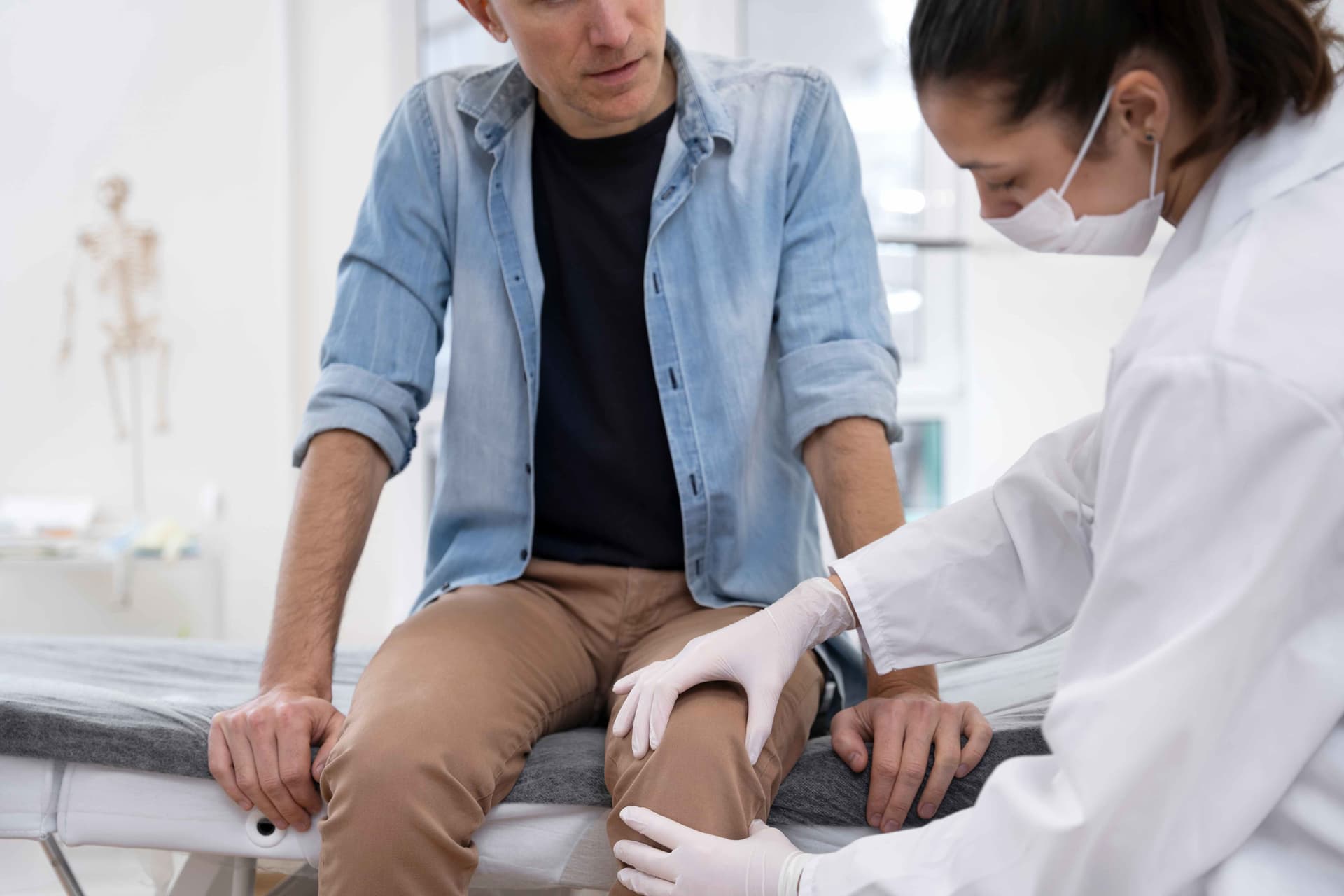 Knee Arthroscopy | Dr. Ankur Singh, Noida - Expert orthopedic treatment by Dr. Ankur Singh in Noida