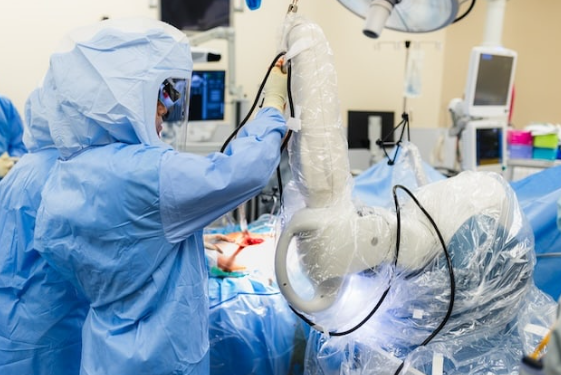 Advanced orthopedic specialist Dr. Ankur Singh’s clinic showing ACL, PCL and meniscus injury treatment using minimally invasive technique for knee ligament repair.